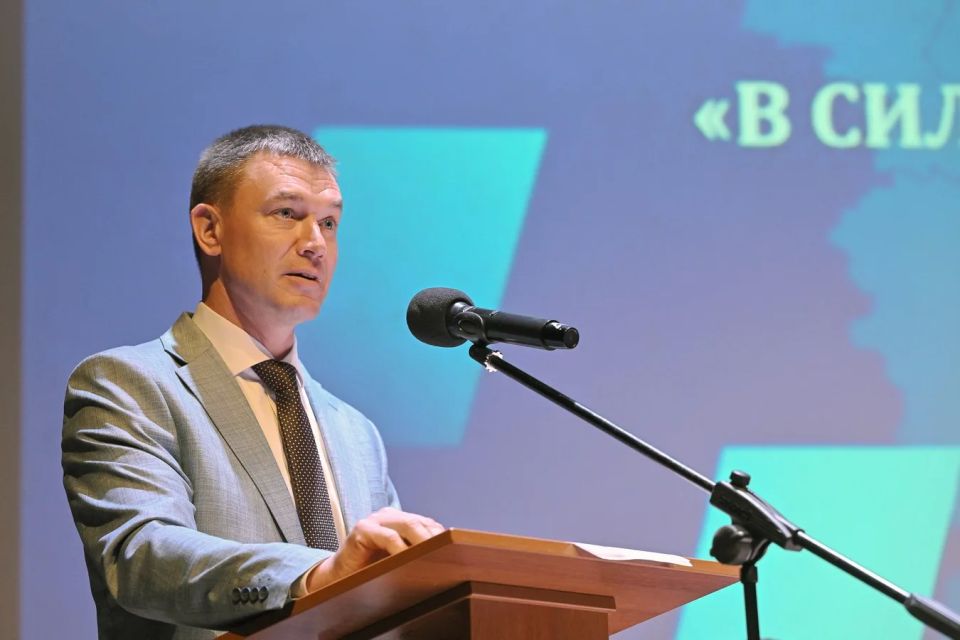 Вице-спикер Госдумы Алексей Гордеев посетил Павловский район Воронежской области и принял участие в форуме ТОС Вице-спикер Госдумы Алексей Гордеев посетил Павловский район Воронежской области и принял участие в форуме ТОС