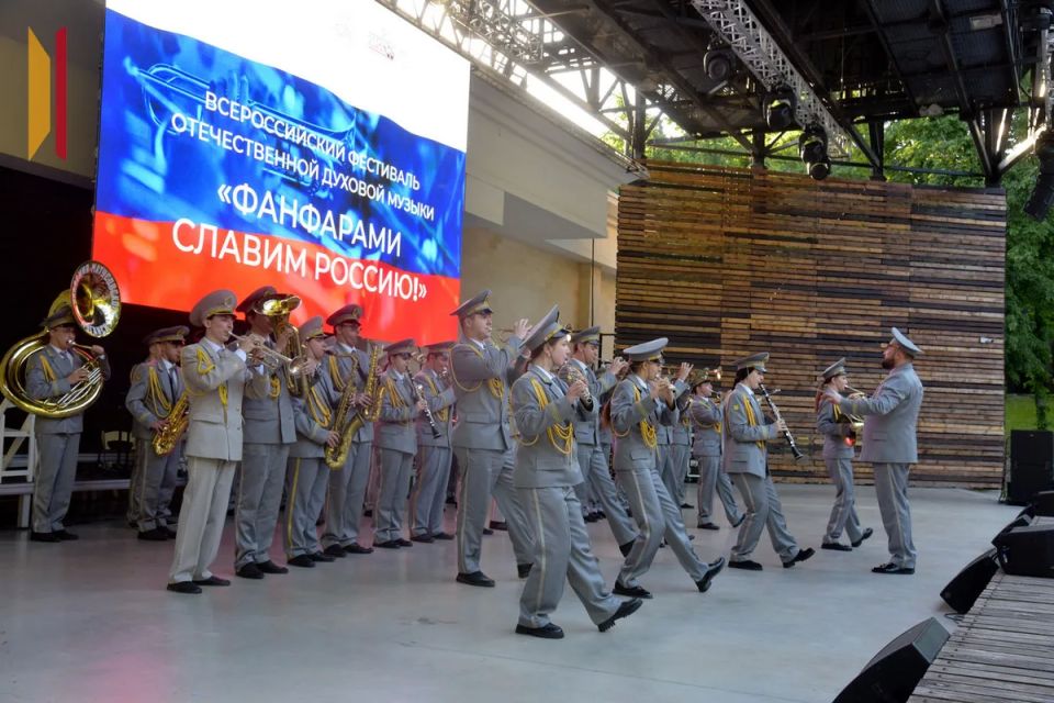 Воронеж принял эстафету Всероссийского фестиваля духовой музыки «Фанфарами славим Россию!» Воронеж принял эстафету Всероссийского фестиваля духовой музыки «Фанфарами славим Россию!»