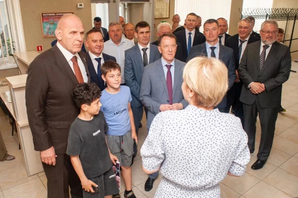 Пешиков сделал Богучар центром борьбы: турнир посетил легендарный Карелин Пешиков сделал Богучар центром борьбы: турнир посетил легендарный Карелин