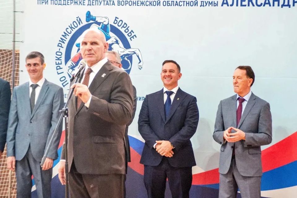 Пешиков сделал Богучар центром борьбы: турнир посетил легендарный Карелин