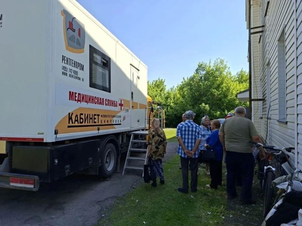 Почти две недели врачи Нижнедевицкой РБ обследовали жителей сёл на передвижном флюорографе