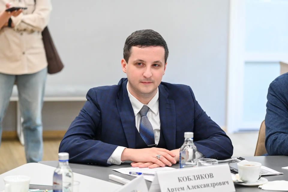 5 лет достойных побед! В юношеской библиотеке им. Кубанева министр культуры Воронежской области Мария Мазур встретилась с победителями Фонда президентских культурных инициатив 5 лет достойных побед! В юношеской библиотеке им. Кубанева министр культуры Воронежской области Мария Мазур встретилась с победителями Фонда президентских культурных инициатив