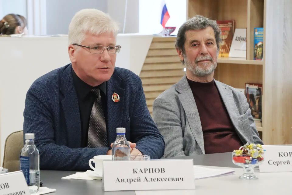 5 лет достойных побед! В юношеской библиотеке им. Кубанева министр культуры Воронежской области Мария Мазур встретилась с победителями Фонда президентских культурных инициатив 5 лет достойных побед! В юношеской библиотеке им. Кубанева министр культуры Воронежской области Мария Мазур встретилась с победителями Фонда президентских культурных инициатив