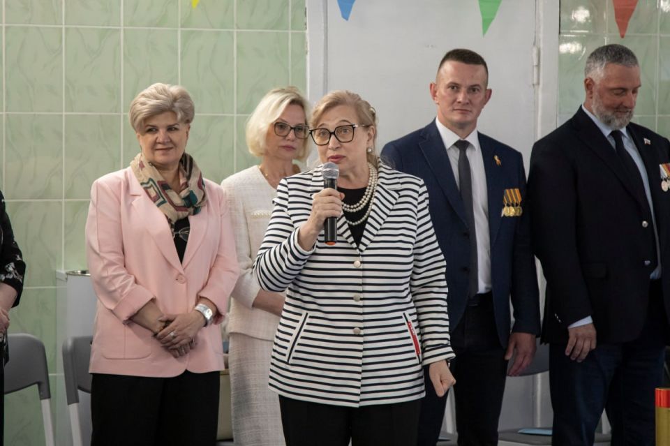 Депутаты областной Думы помогли с открытием школьного бассейна в Воронеже Депутаты областной Думы помогли с открытием школьного бассейна в Воронеже