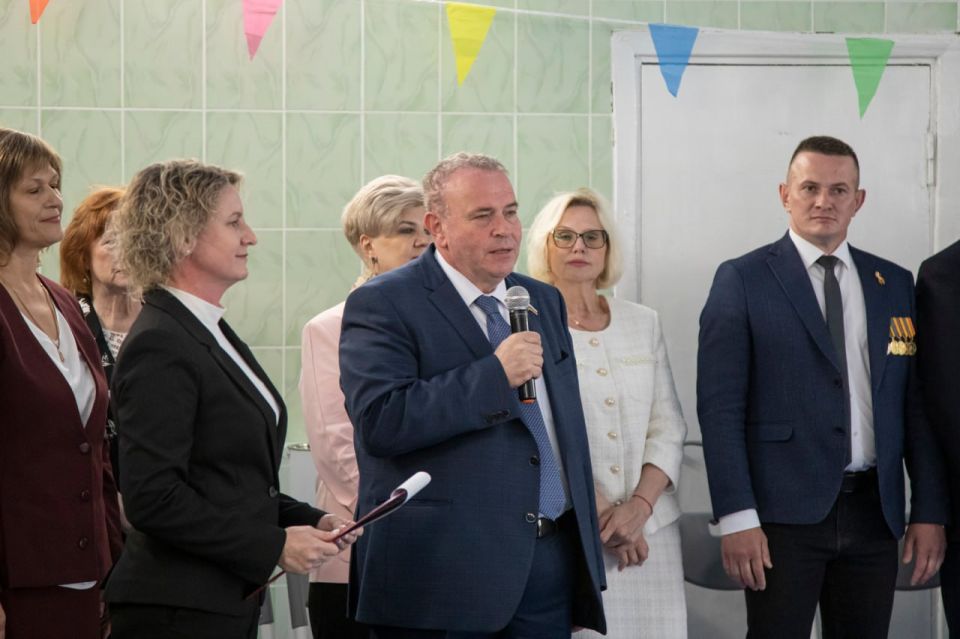 Депутаты областной Думы помогли с открытием школьного бассейна в Воронеже Депутаты областной Думы помогли с открытием школьного бассейна в Воронеже