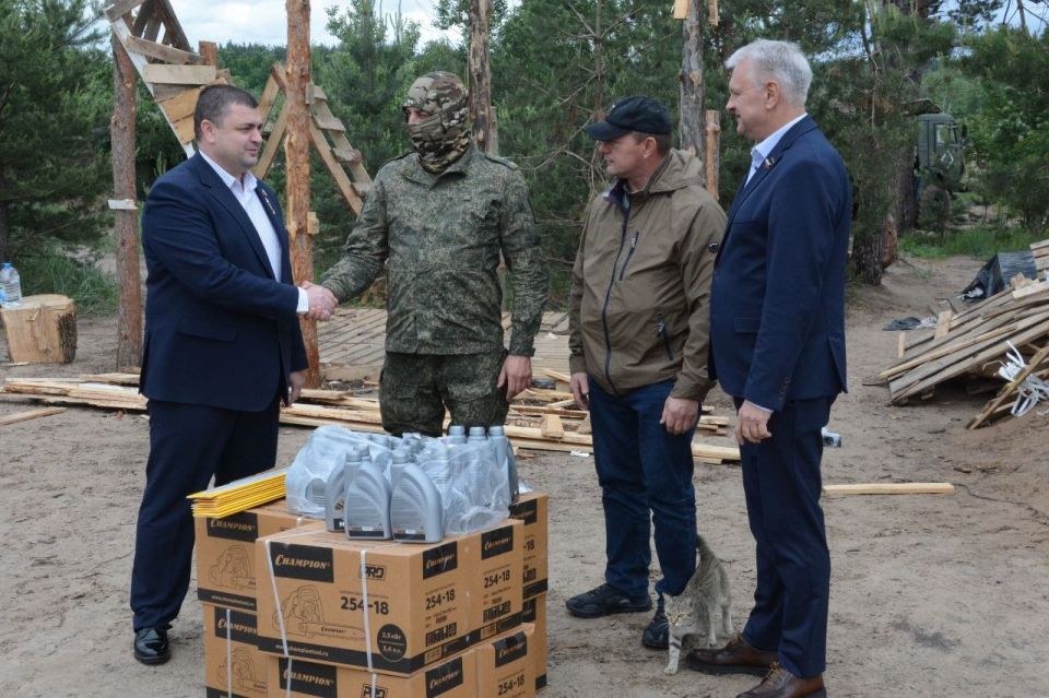 Сегодня вместе с руководителем Ассоциации ветеранов СВО по Воронежской области, Героем России и Героем ДНР, легендарным командиром ДРШБ "Восток" Борисом Алексеевичем Нежевёнком и депутатом Воронежской городской Думы... Сегодня вместе с руководителем Ассоциации ветеранов СВО по Воронежской области, Героем России и Героем ДНР, легендарным командиром ДРШБ "Восток" Борисом Алексеевичем Нежевёнком и депутатом Воронежской городской Думы...