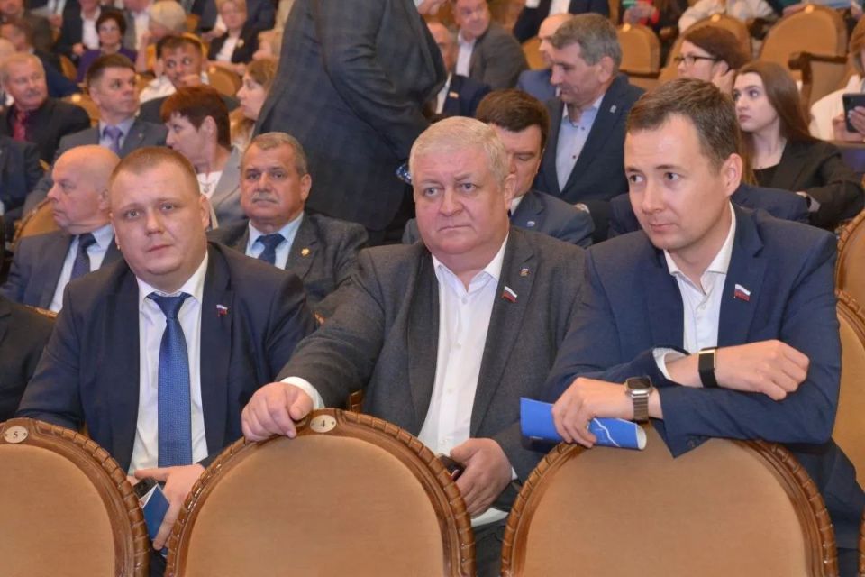 В Воронежском концертном зале прошел региональный отчетный форум по реализации народной программы «Единой России» – «Есть Результат!» В Воронежском концертном зале прошел региональный отчетный форум по реализации народной программы «Единой России» – «Есть Результат!»