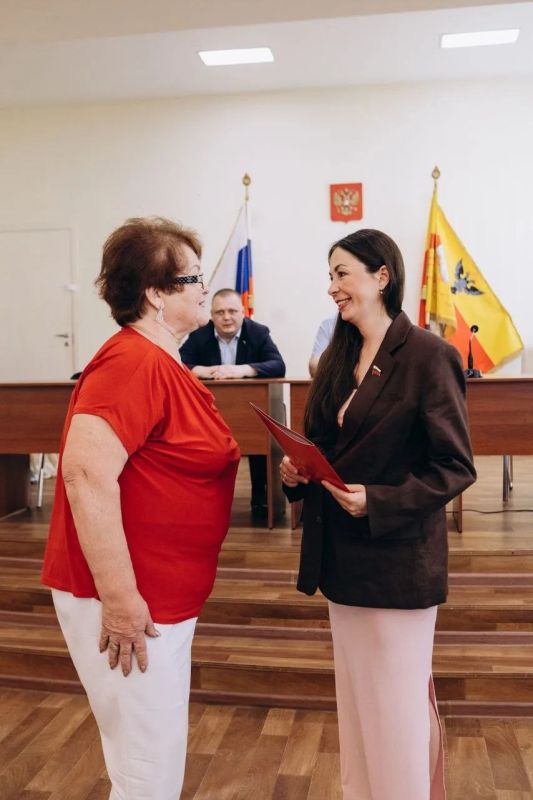 Депутат Воронежской городской Думы Анастасия Позднякова поздравила глав территориальных общественных самоуправлений Ленинского района с профессиональным праздником Депутат Воронежской городской Думы Анастасия Позднякова поздравила глав территориальных общественных самоуправлений Ленинского района с профессиональным праздником