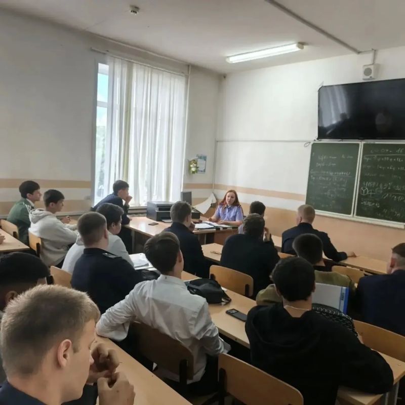 Сотрудники Западного МСУТ СК России провели профилактические лекции для учащихся образовательных учреждений в ряде регионов Сотрудники Западного МСУТ СК России провели профилактические лекции для учащихся образовательных учреждений в ряде регионов