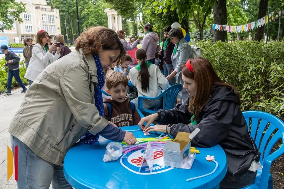 В парке «Орленок» прошел праздник «Встречайте лето с улыбкой» В парке «Орленок» прошел праздник «Встречайте лето с улыбкой»
