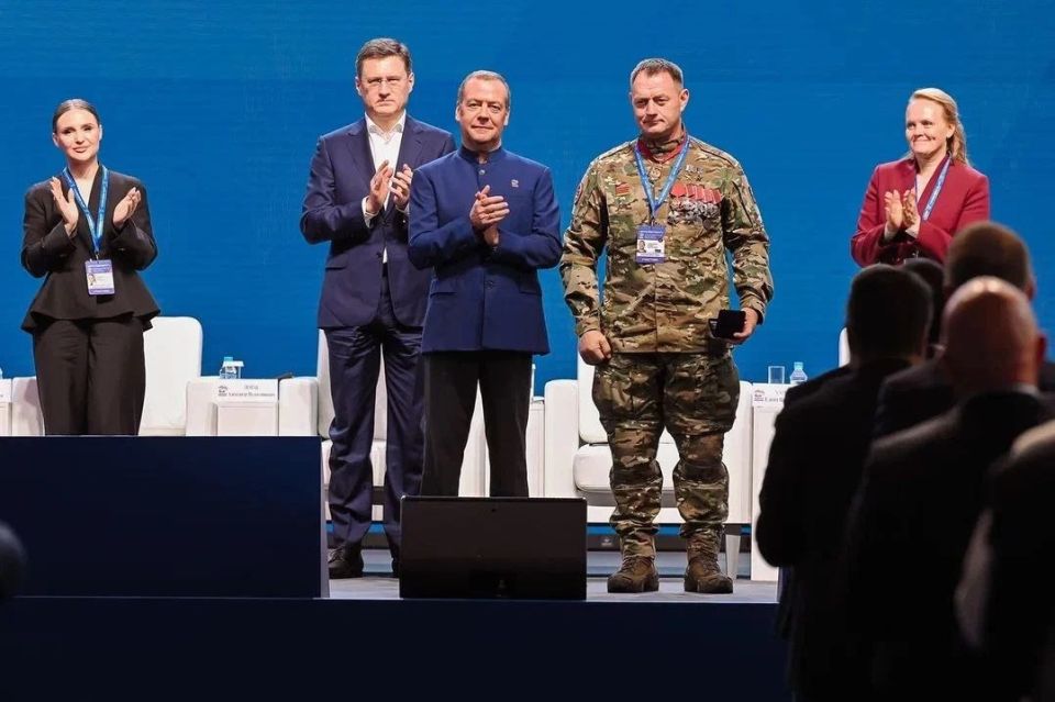9 июня в Москве начал работу финальный отраслевой отчетно-программный форум «Единой России» под общим названием «Есть результат!» 9 июня в Москве начал работу финальный отраслевой отчетно-программный форум «Единой России» под общим названием «Есть результат!»