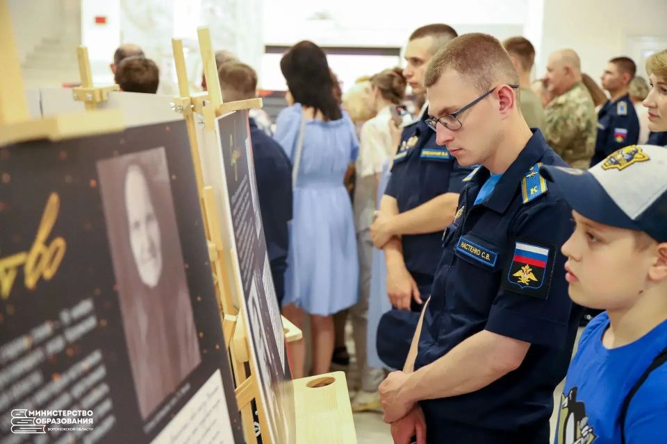 Уникальный передвижной выставочный проект «Маршал Победы Уникальный передвижной выставочный проект «Маршал Победы