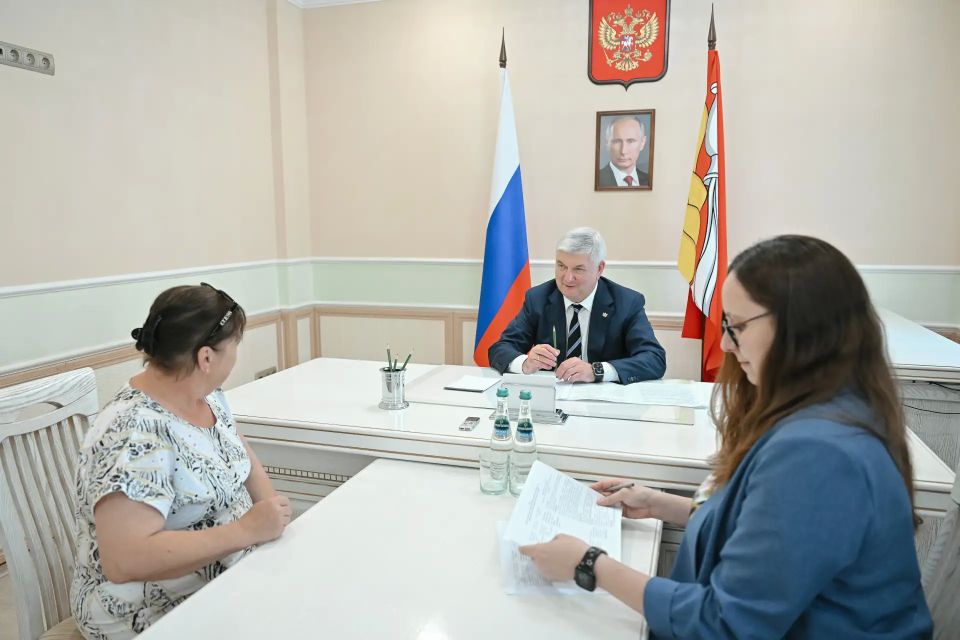Александр Гусев провел прием граждан в приемной Президента Александр Гусев провел прием граждан в приемной Президента