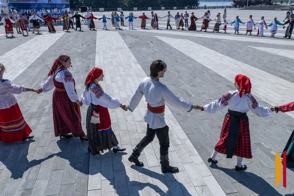 Фоторепортаж РИА «Воронеж» с празднования Дня России на Адмиралтейской площади Фоторепортаж РИА «Воронеж» с празднования Дня России на Адмиралтейской площади