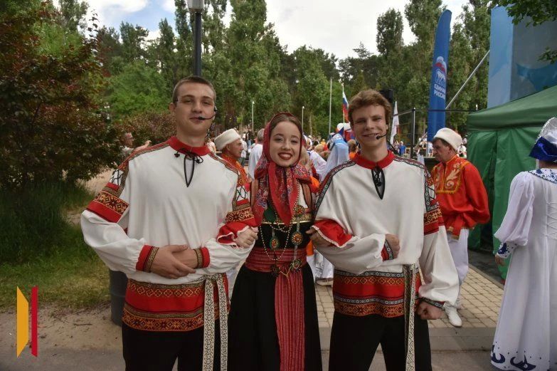«День России напоминает о священном доме»: воронежцы отметили праздник в парке «Дельфин» «День России напоминает о священном доме»: воронежцы отметили праздник в парке «Дельфин»