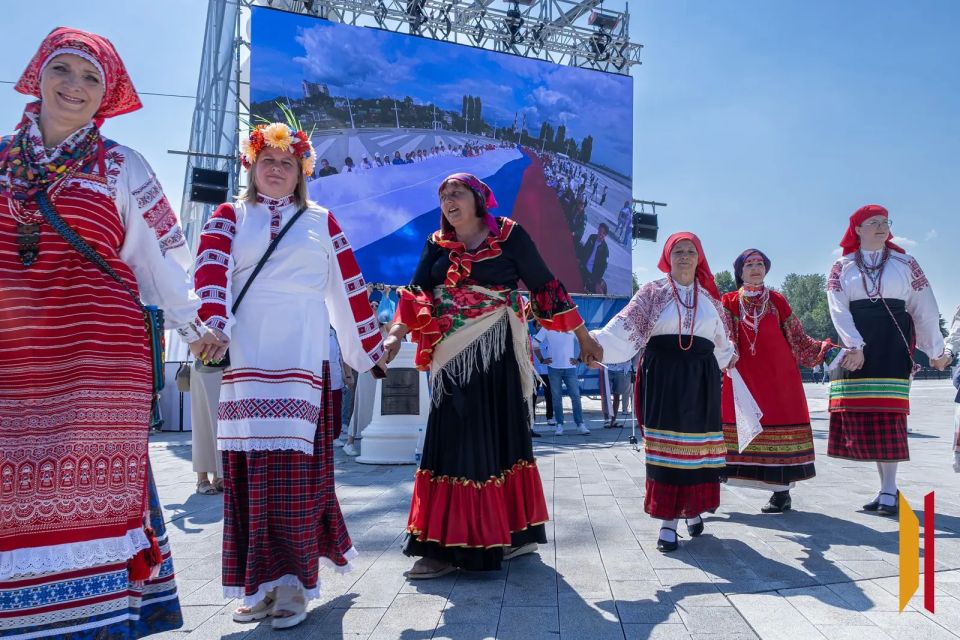 Фоторепортаж РИА «Воронеж» с празднования Дня России на Адмиралтейской площади Фоторепортаж РИА «Воронеж» с празднования Дня России на Адмиралтейской площади