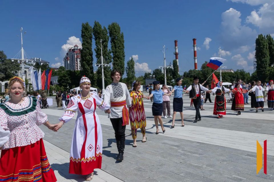 Фоторепортаж РИА «Воронеж» с празднования Дня России на Адмиралтейской площади Фоторепортаж РИА «Воронеж» с празднования Дня России на Адмиралтейской площади