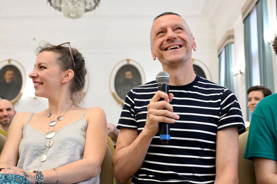 Просто невероятно!. Джазовый коллектив Peter Sarik Trio и певица Koszika заглянули в музыкальный колледж имени Ростроповичей, чтобы послушать, как воронежские студенты играют и поют джаз! Просто невероятно!. Джазовый коллектив Peter Sarik Trio и певица Koszika заглянули в музыкальный колледж имени Ростроповичей, чтобы послушать, как воронежские студенты играют и поют джаз!
