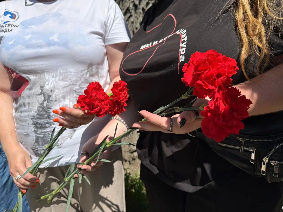 13 июня в Воронеже почтили память жертв трагедии в Саду пионеров 13 июня в Воронеже почтили память жертв трагедии в Саду пионеров