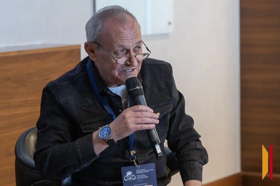 Поддержка русскоязычных СМИ, развитие журналистики и политика Запада: что обсудили на медиасекции форума «Антициклон» в Воронеже Поддержка русскоязычных СМИ, развитие журналистики и политика Запада: что обсудили на медиасекции форума «Антициклон» в Воронеже