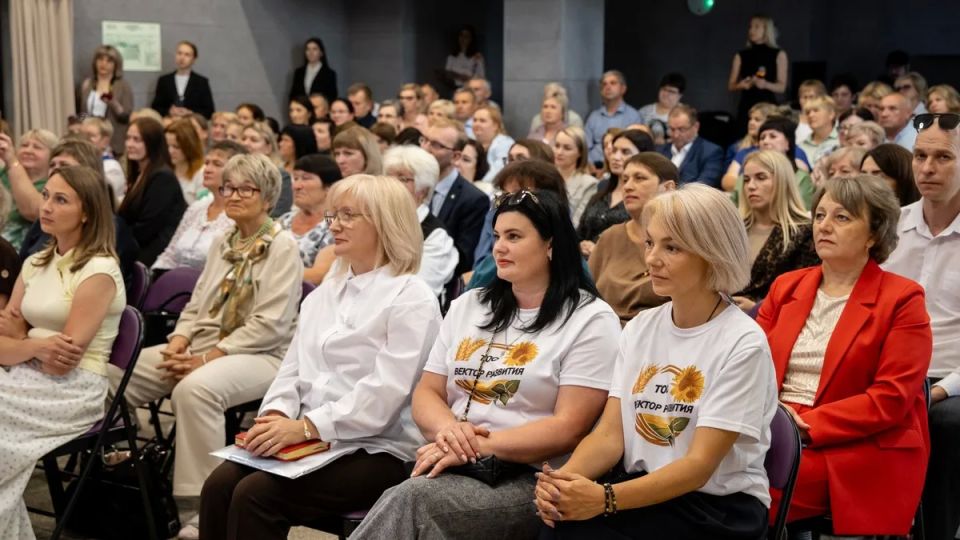 «Лискинский район Воронежской области – лидер в аграрной и промышленной сферах»: муниципалитет посетил вице-спикер Госдумы РФ Алексей Гордеев «Лискинский район Воронежской области – лидер в аграрной и промышленной сферах»: муниципалитет посетил вице-спикер Госдумы РФ Алексей Гордеев
