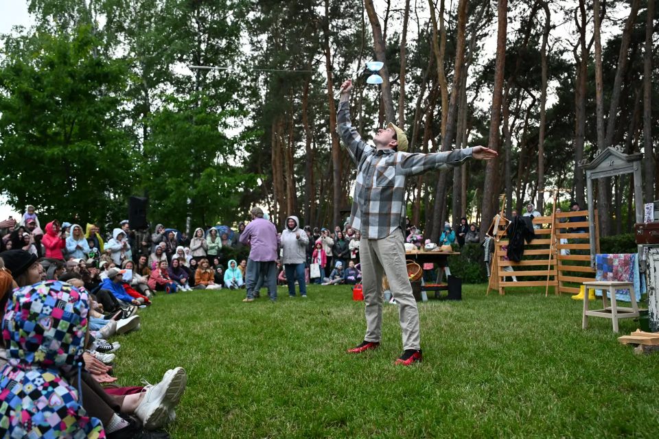 Праздник в честь искусства, для которого важны ловкость рук и скорость реакции Праздник в честь искусства, для которого важны ловкость рук и скорость реакции