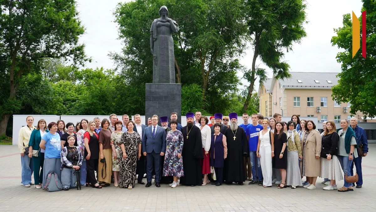 Коллектив РИА «Воронеж» возложил цветы к мемориалу «Памяти и Славы» в Борисоглебске Коллектив РИА «Воронеж» возложил цветы к мемориалу «Памяти и Славы» в Борисоглебске