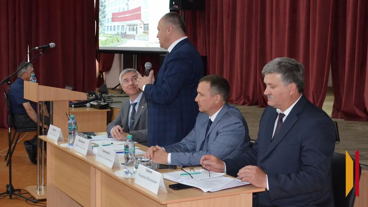 Депутат Госдумы РФ Евгений Ревенко посетил Таловский район Депутат Госдумы РФ Евгений Ревенко посетил Таловский район