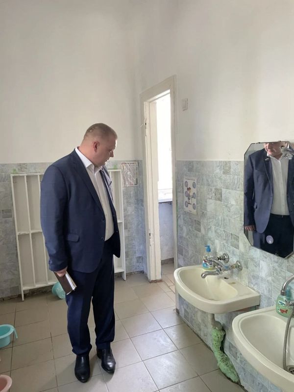 Депутат Воронежской городской думы от партии «Единая Россия» Валерий Данилов посетил МБДОУ «Детский сад № 20»