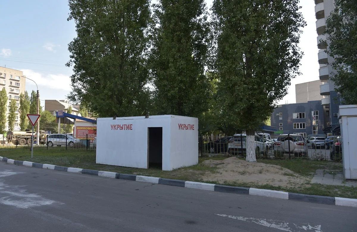 Бетонные укрытия в Воронеже после ракетной атаки ставить пока не планируют