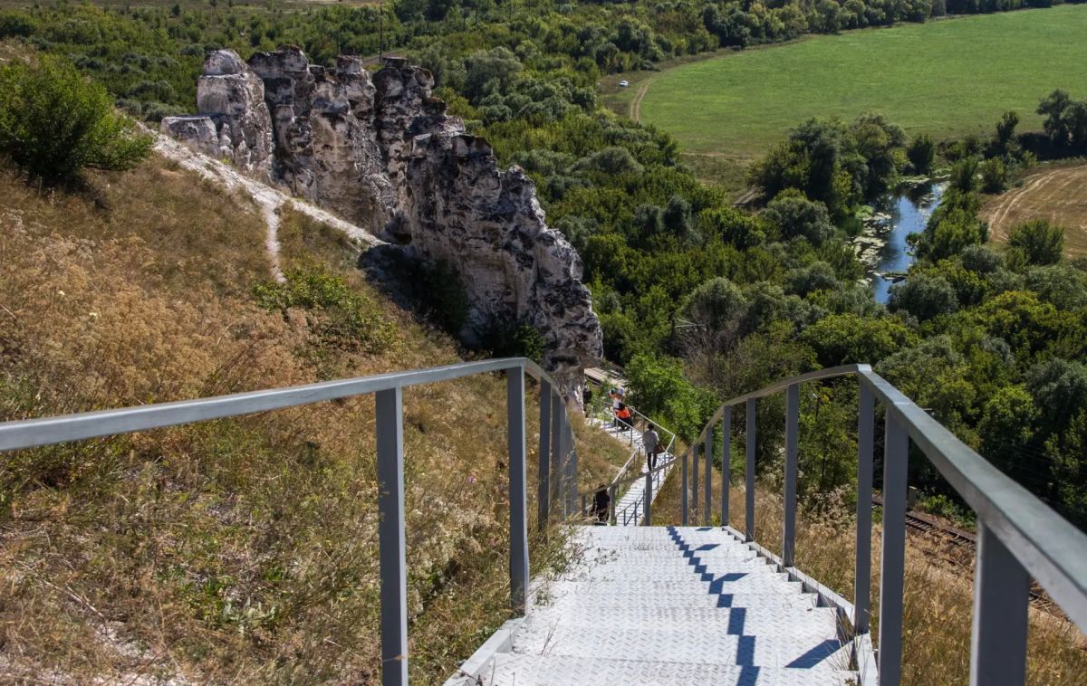 Свято-Успенский Дивногорский мужской монастырь – уникальная обитель Воронежской области, которую основали два монаха из Сицилии Свято-Успенский Дивногорский мужской монастырь – уникальная обитель Воронежской области, которую основали два монаха из Сицилии