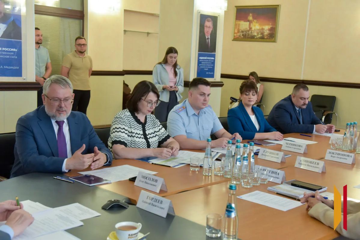 Зампред Госдумы Алексей Гордеев анонсировал расширение проекта по кибербезопасности для воронежских школьников Зампред Госдумы Алексей Гордеев анонсировал расширение проекта по кибербезопасности для воронежских школьников