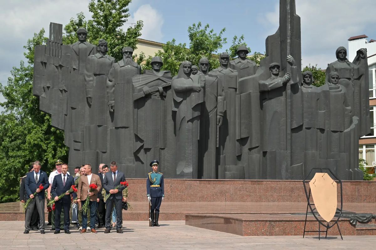 В Воронеже прошел патриотический марафон «Города-герои – города Героев» В Воронеже прошел патриотический марафон «Города-герои – города Героев»