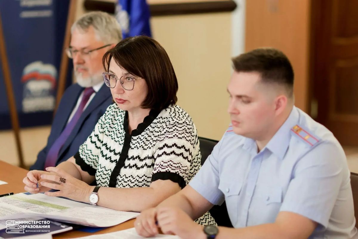 Одними из главных приоритетов в работе министерства образования Воронежской области остаются развитие цифровой грамотности и кибербезопасность детей и подростков Одними из главных приоритетов в работе министерства образования Воронежской области остаются развитие цифровой грамотности и кибербезопасность детей и подростков