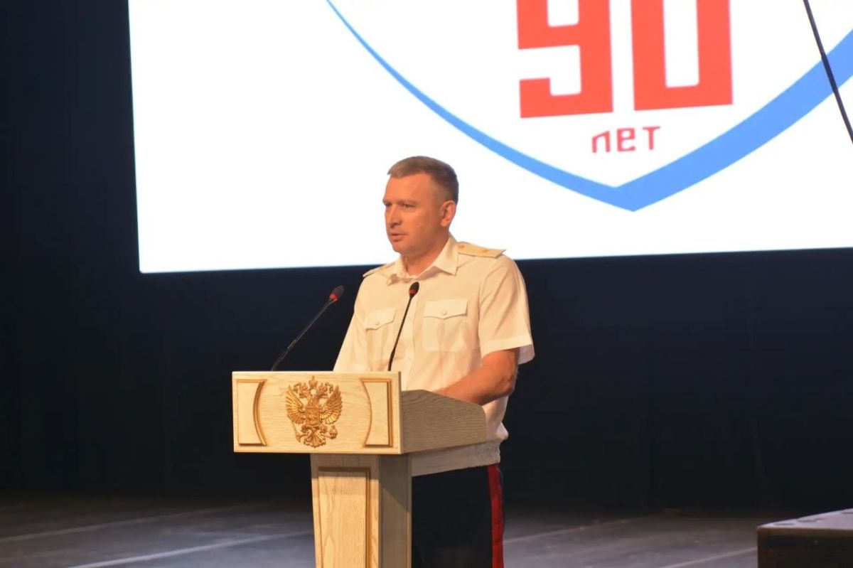 Депутаты городской Думы поздравили сотрудников ГИБДД Депутаты городской Думы поздравили сотрудников ГИБДД