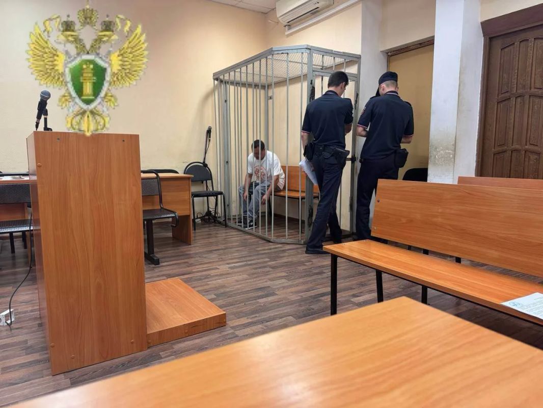 Мужчину, который переехал на катере купающегося мальчика, отправили в СИЗО на 2 месяца Мужчину, который переехал на катере купающегося мальчика, отправили в СИЗО на 2 месяца