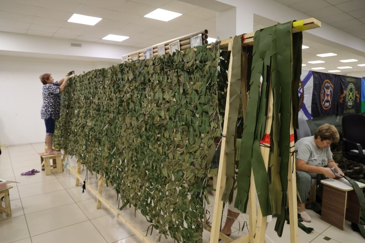 Волонтеры движения «ZOV сердца БСК» и жители Борисоглебского района изготовили новую партию маскировочных сетей Волонтеры движения «ZOV сердца БСК» и жители Борисоглебского района изготовили новую партию маскировочных сетей