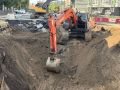 Всю ночь бригады непрерывно работали на месте повреждения коллектора в Коминтерновском районе