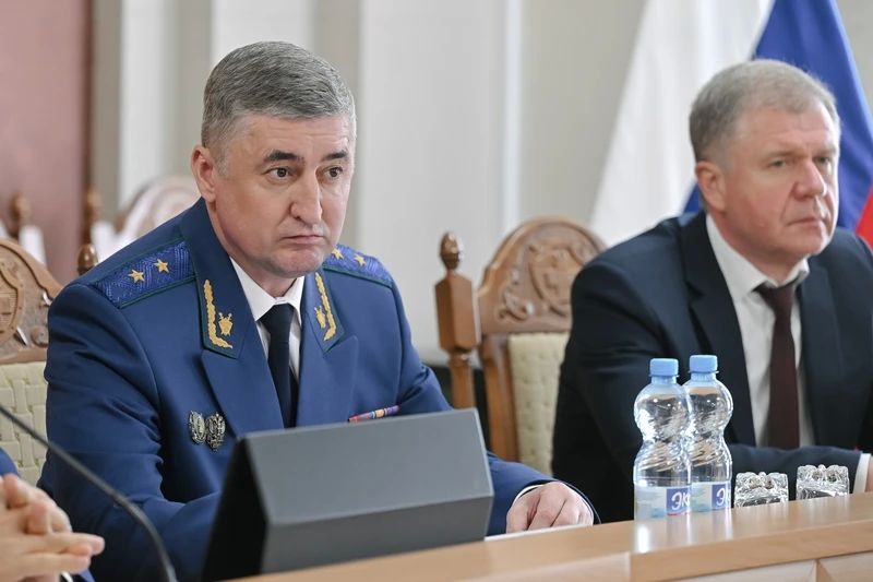 Нового прокурора Воронежской области Сергея Филипенко представили власти и коллективу Нового прокурора Воронежской области Сергея Филипенко представили власти и коллективу