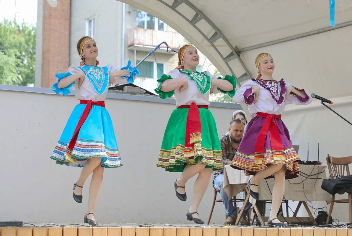 Семейный праздник «Ромашковая Русь» Семейный праздник «Ромашковая Русь»