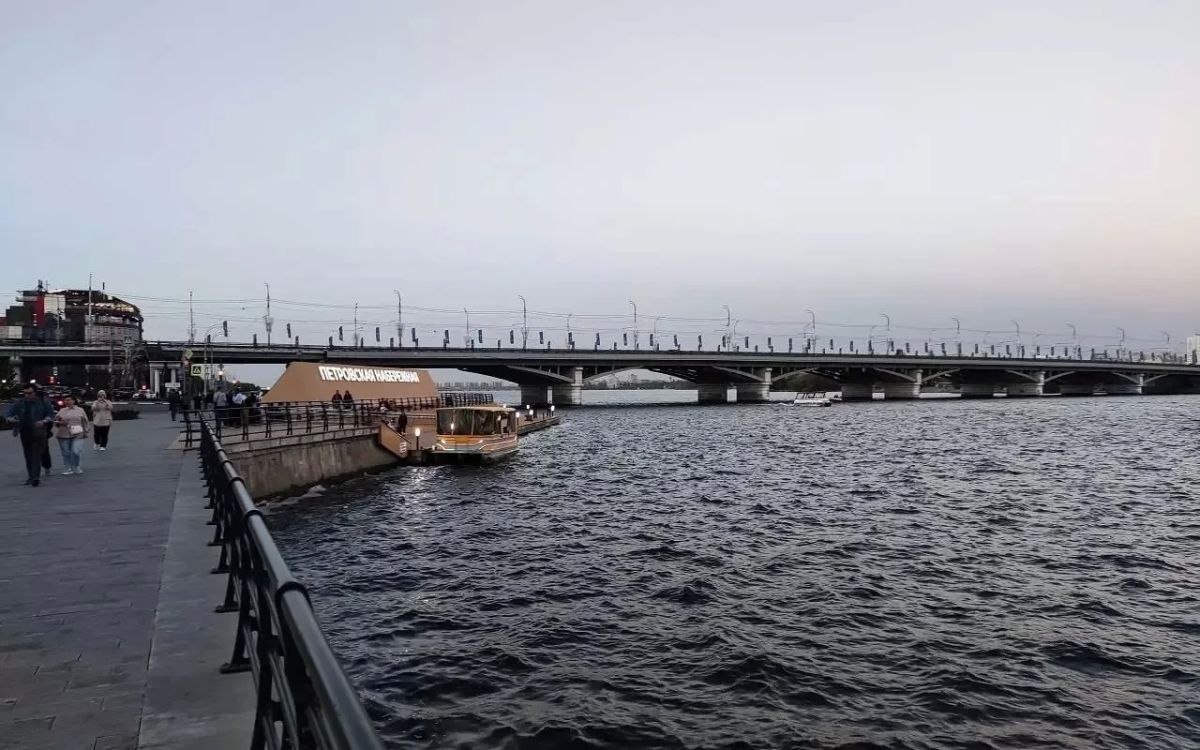 В Воронеже появился особый вид летнего отдыха – прогулка на речном трамвайчике от Петровской набережной до «Червленого Яра»