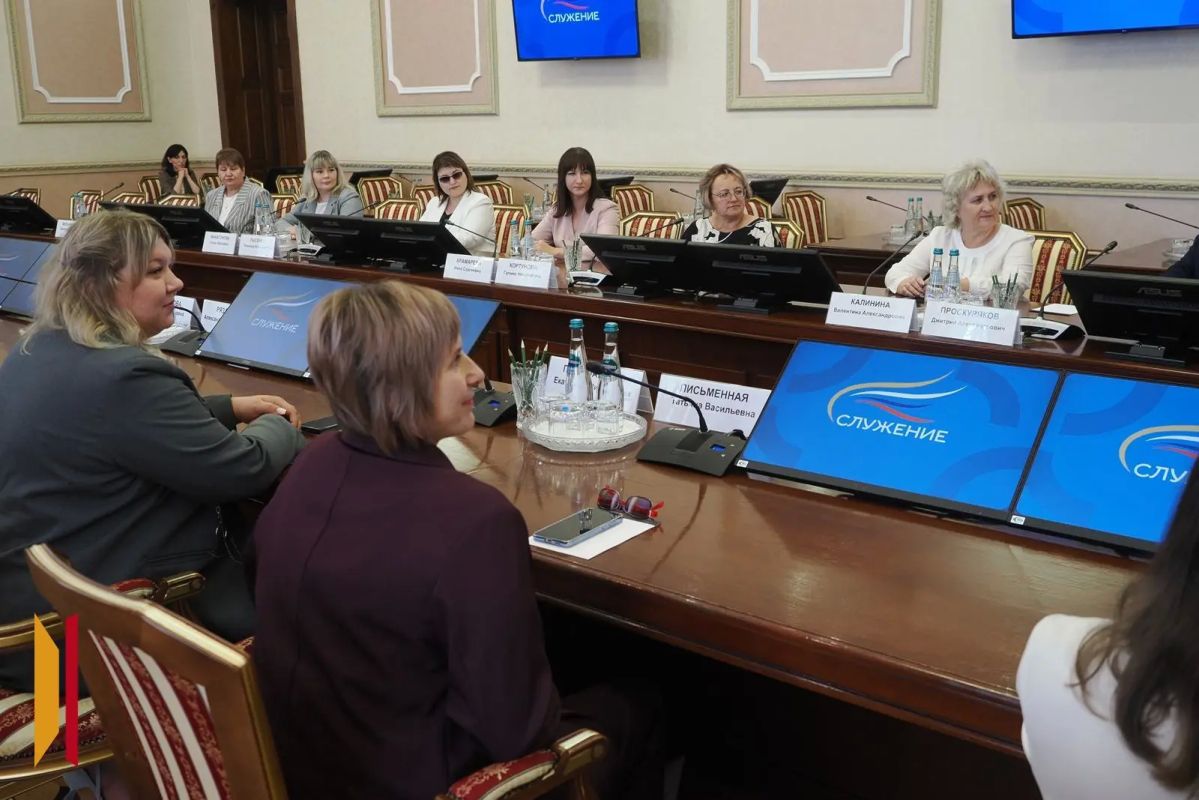 «Муниципальная власть – самая близкая к людям»: в правительстве Воронежской области наградили участников и победителей премии «Служение» «Муниципальная власть – самая близкая к людям»: в правительстве Воронежской области наградили участников и победителей премии «Служение»