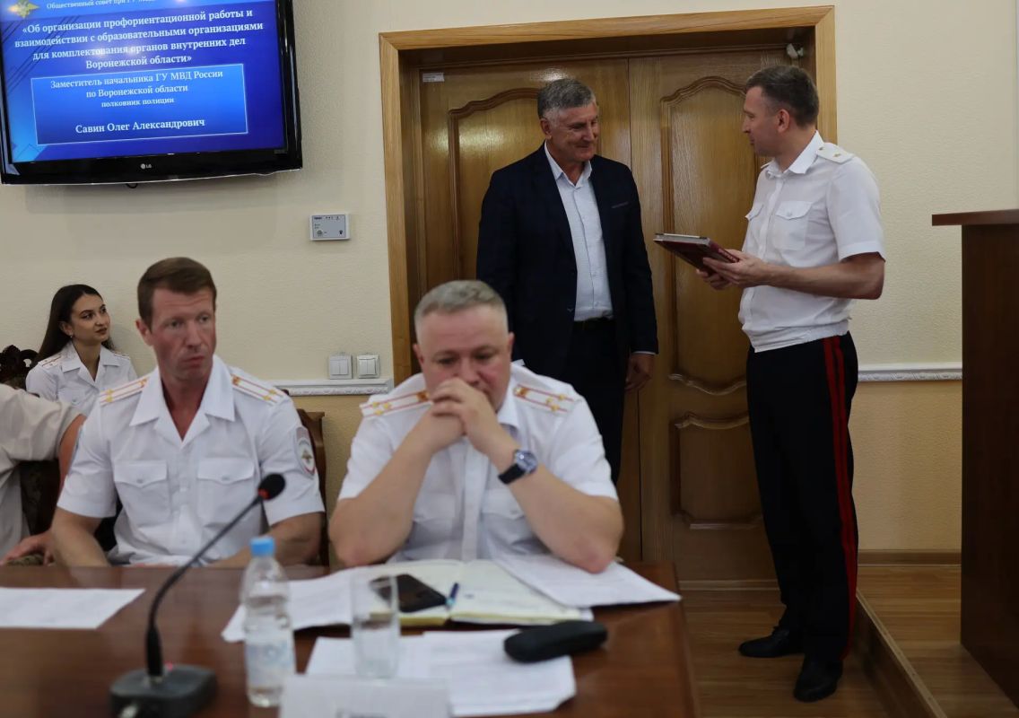 На заседании Общественного совета при воронежском Главке обсудили кадровые вопросы На заседании Общественного совета при воронежском Главке обсудили кадровые вопросы