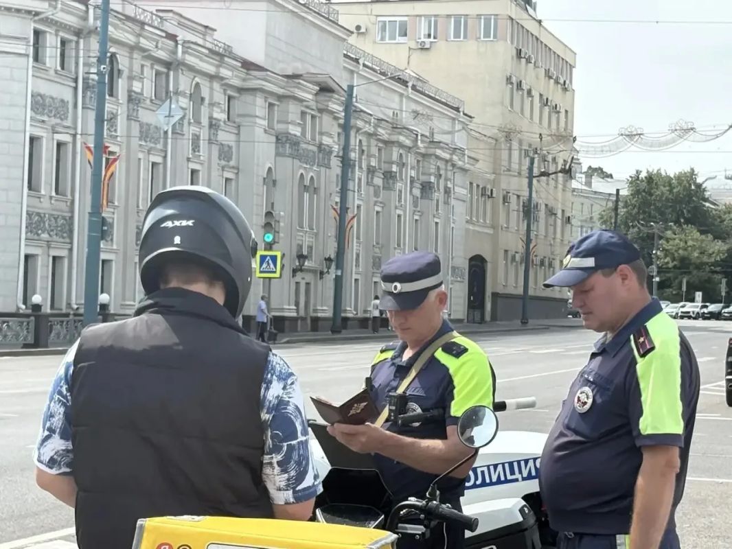 В Воронеже продолжаются рейды по профилактике нарушений среди пользователей электросамокатов В Воронеже продолжаются рейды по профилактике нарушений среди пользователей электросамокатов