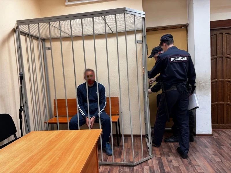 Молочная мафия: задержаны 11 воронежцев, сливших из автоцистерн 27 тонн молока Молочная мафия: задержаны 11 воронежцев, сливших из автоцистерн 27 тонн молока