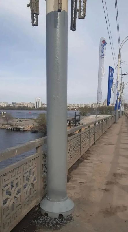 В Воронеже приводят в порядок городские опоры