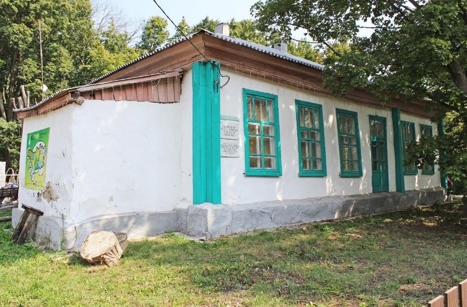 Для школы, построенной Соколовыми в поселке Никольское, согласовали проект реставрации Для школы, построенной Соколовыми в поселке Никольское, согласовали проект реставрации