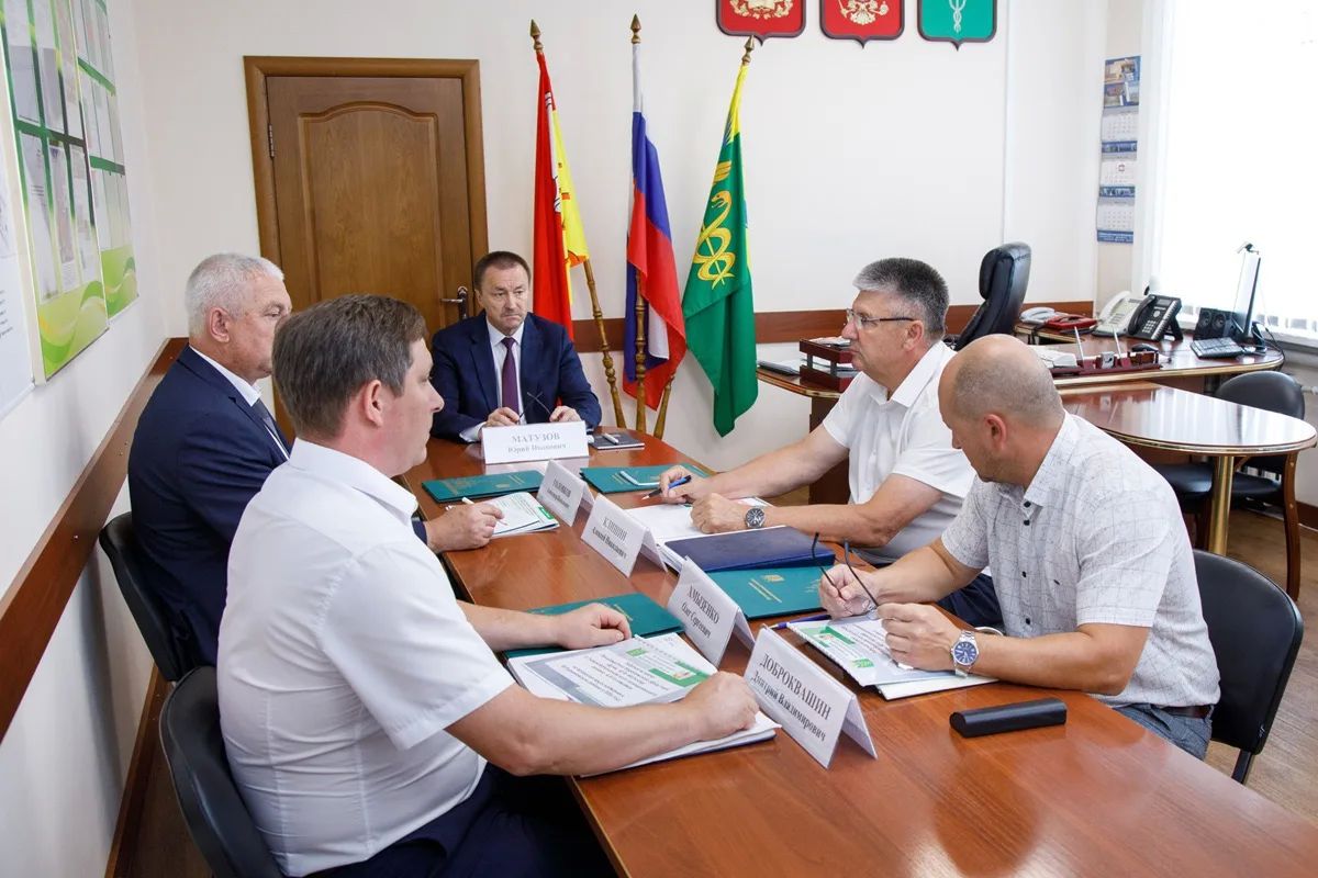 Председатель Воронежской облдумы Юрий Матузов обсудил перспективы модернизации систем водоснабжения в Бутурлиновском районе Председатель Воронежской облдумы Юрий Матузов обсудил перспективы модернизации систем водоснабжения в Бутурлиновском районе