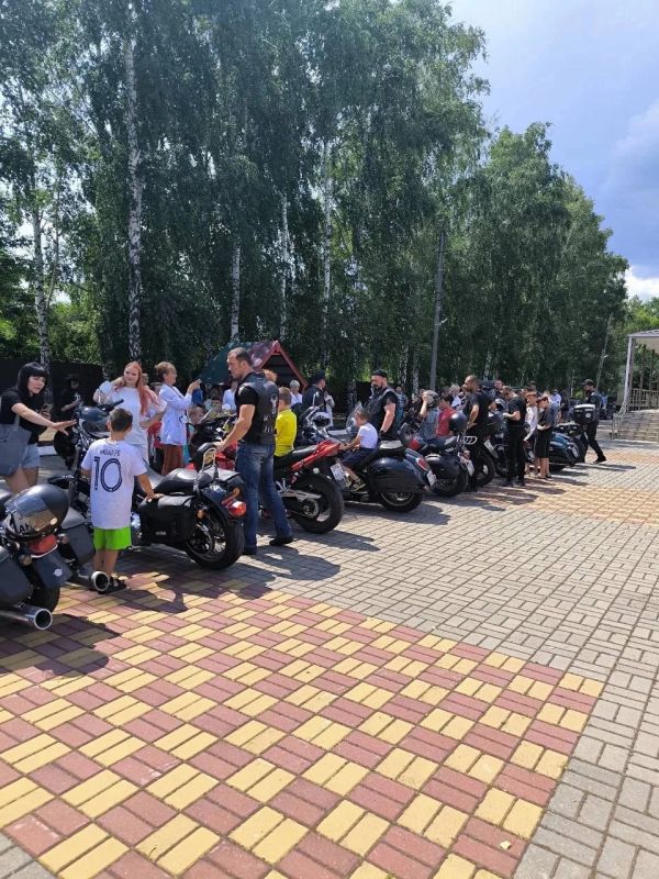 В Воронежской области байкеры подарили праздник особенным детям из интерната В Воронежской области байкеры подарили праздник особенным детям из интерната