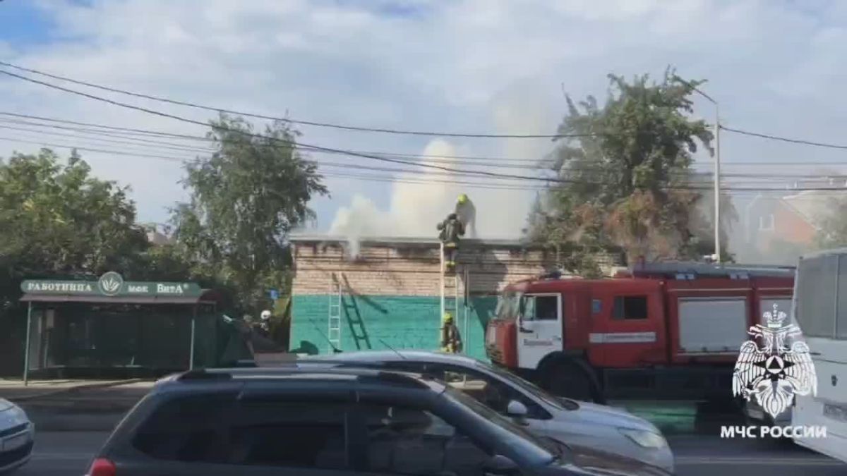 В центре Воронежа загорелся гараж